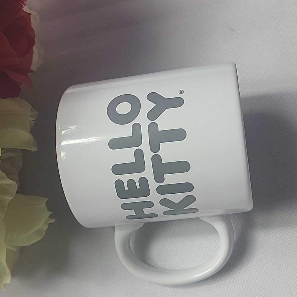 Hello Kitty Mug - Picture 2 of 4